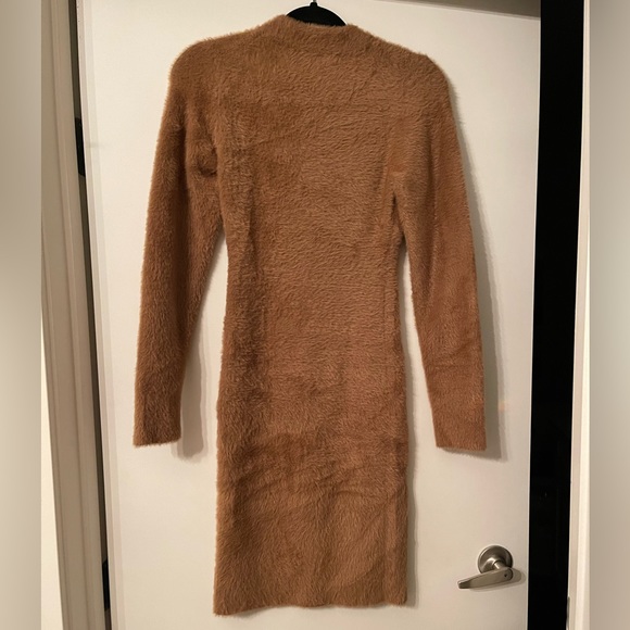 ARITZIA BABATON Madison dress size M - Picture 6 of 7